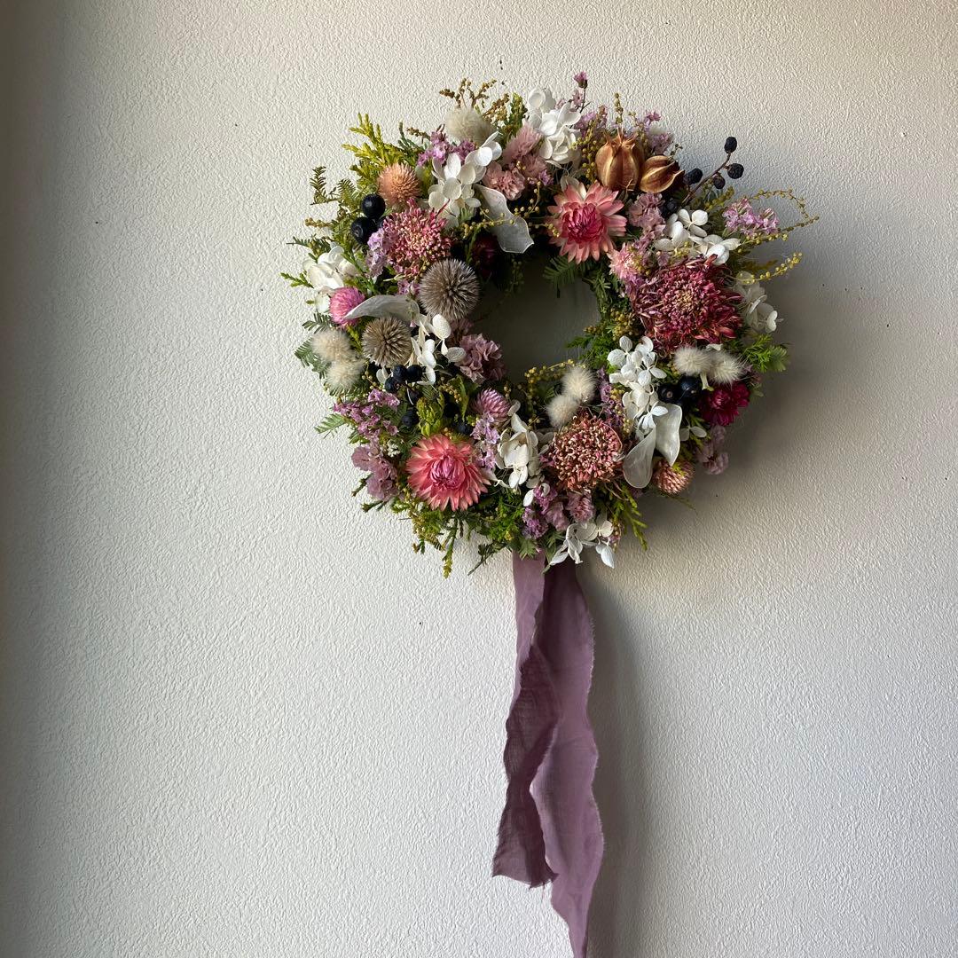 感謝価格！オーレアミモザの蕾とピンクのお花のリース　ひな祭り　春　紫陽花