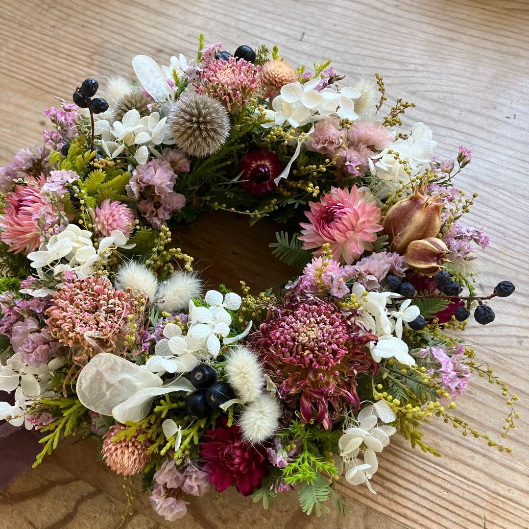 感謝価格！オーレアミモザの蕾とピンクのお花のリース　ひな祭り　春　紫陽花