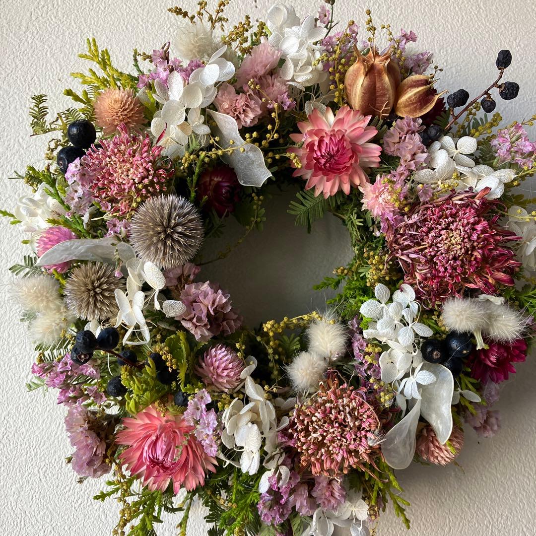 感謝価格！オーレアミモザの蕾とピンクのお花のリース　ひな祭り　春　紫陽花