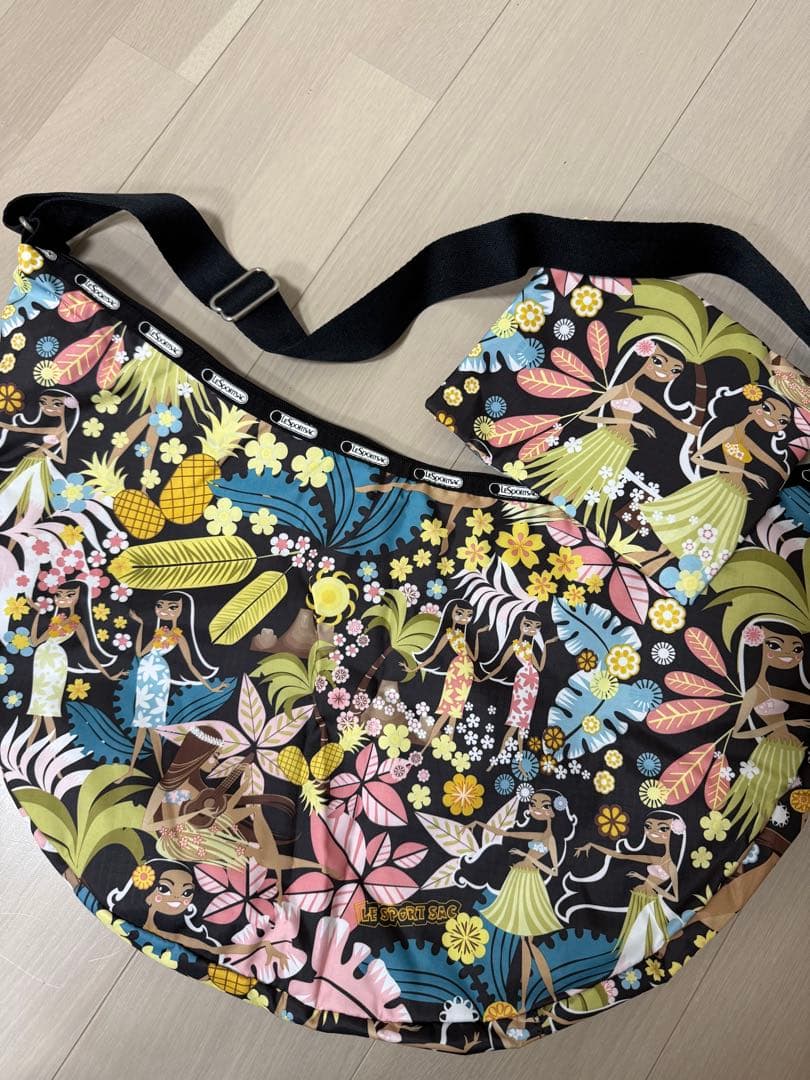 新品☆ハワイ限定☆ワヒネ柄☆レスポートサック大型バッグポーチ付☆柄厳選フラガール