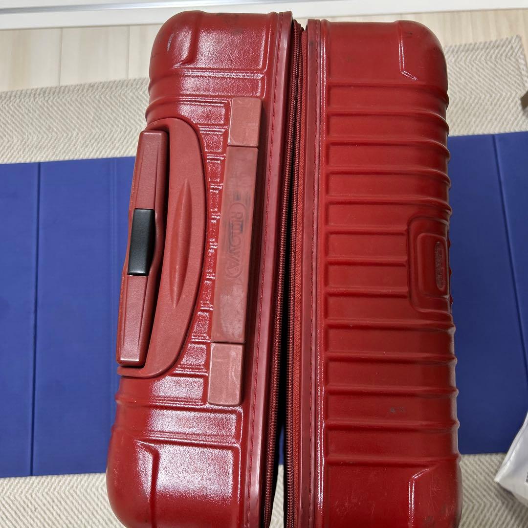 RIMOWA中型レッドキャリーケース