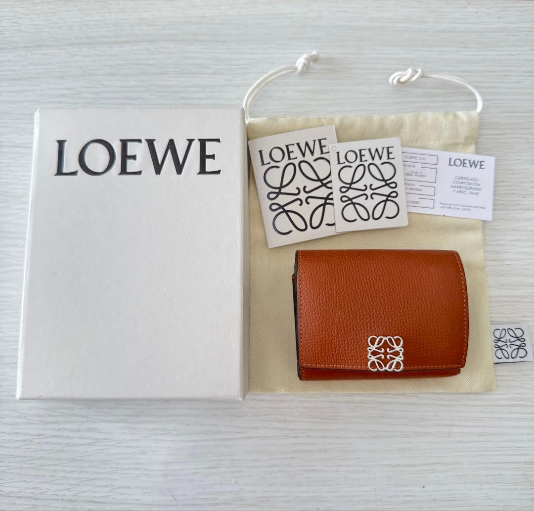 LOEWE ロエベ アナグラム　トライフォールド　6cc ウォレット タン