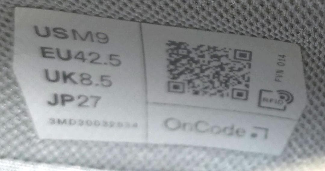 On THE ROGER Clubhouse Pro 27センチ