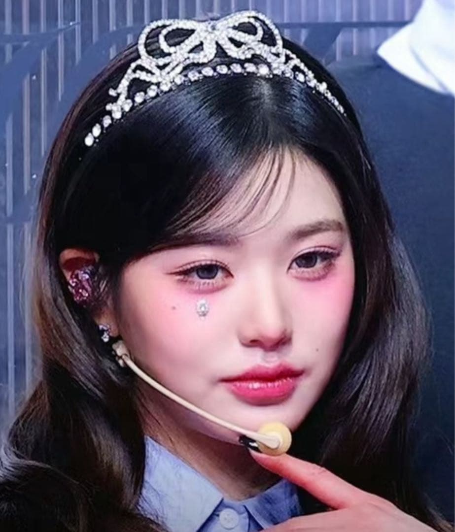 BLUMARINE 張元英ラインストーンクラウン正規品