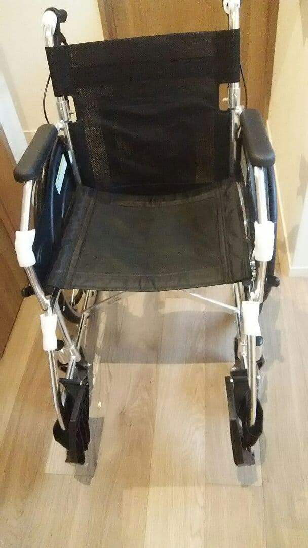 介護  美品 車椅子(大きめサイズ)  カラー:オレンジ