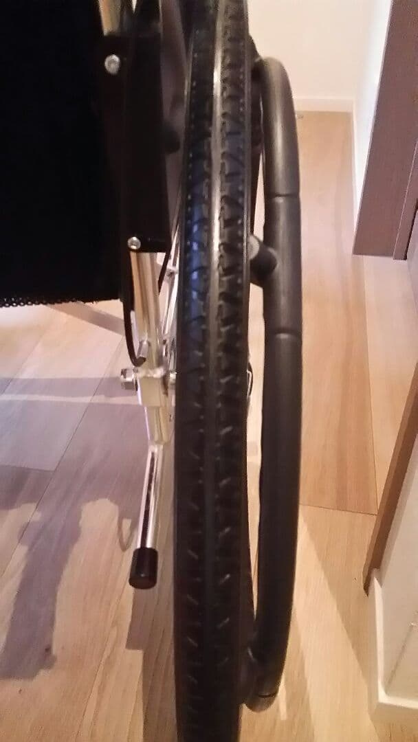 介護  美品 車椅子(大きめサイズ)  カラー:オレンジ