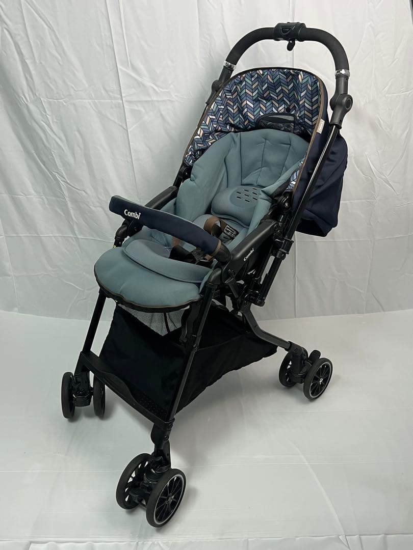 Combi コンビ スゴカルα 4キャス compact エッグショック 紺