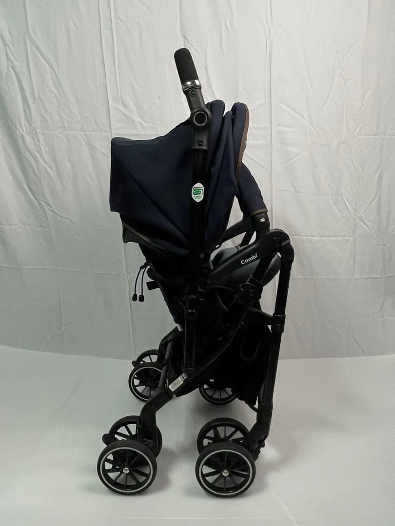 Combi コンビ スゴカルα 4キャス compact エッグショック 紺