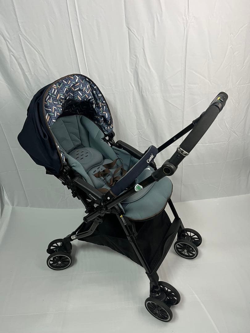 Combi コンビ スゴカルα 4キャス compact エッグショック 紺