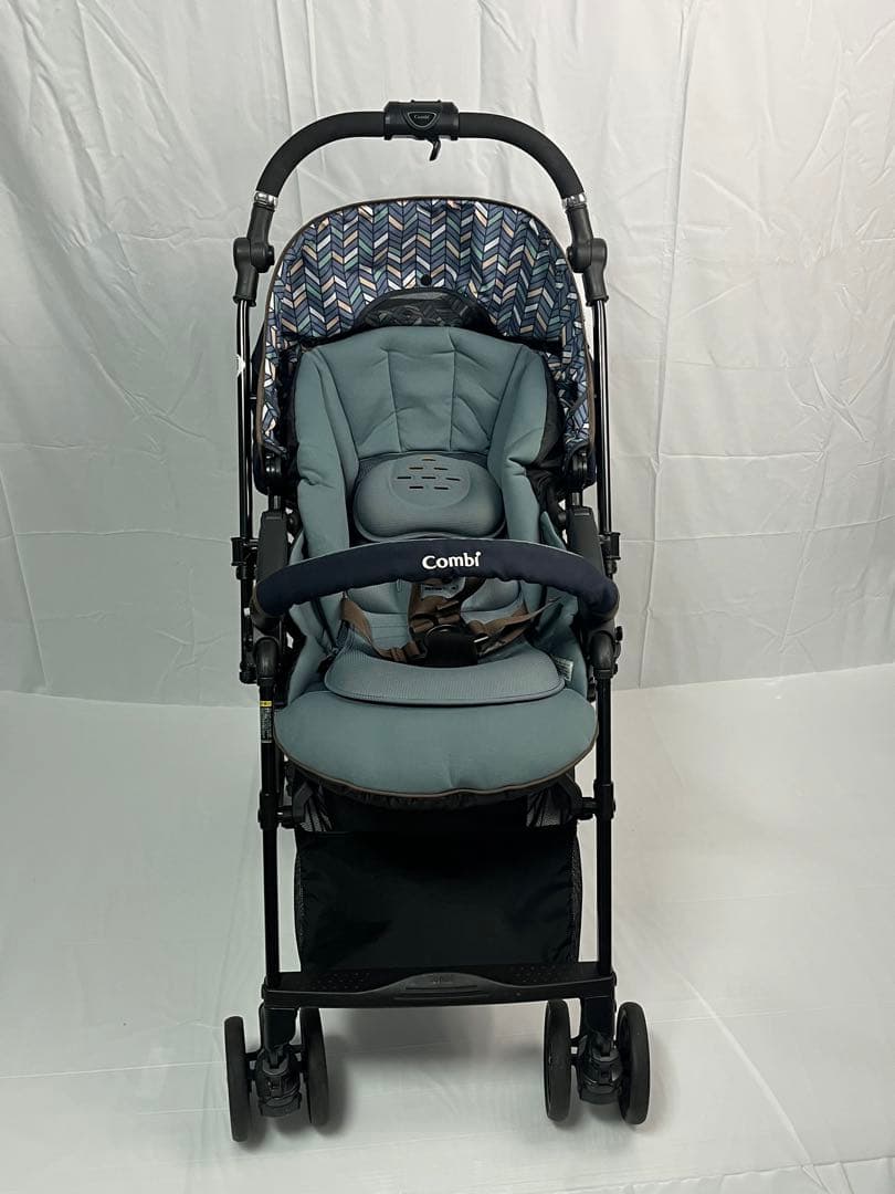 Combi コンビ スゴカルα 4キャス compact エッグショック 紺