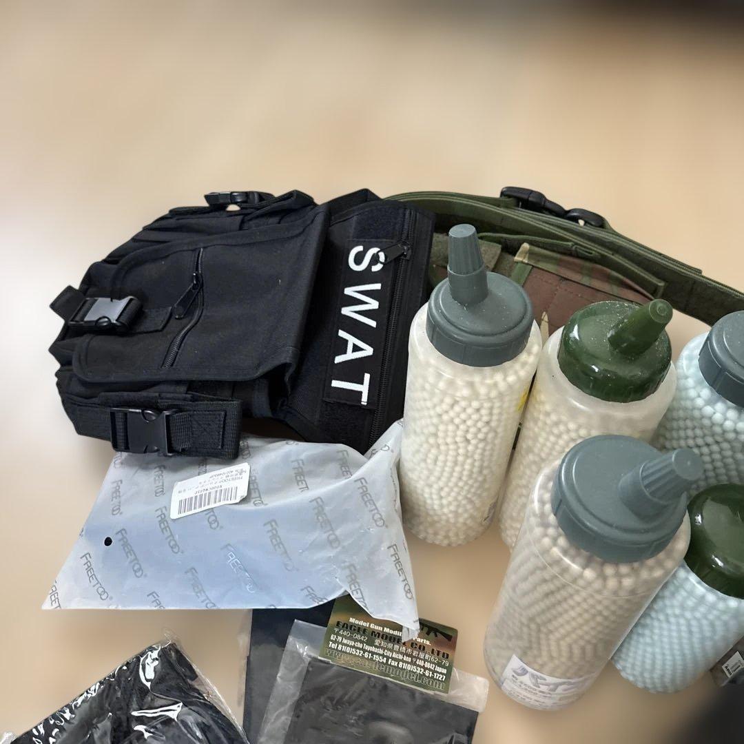 SWATタクティカルバッグとBB弾セット