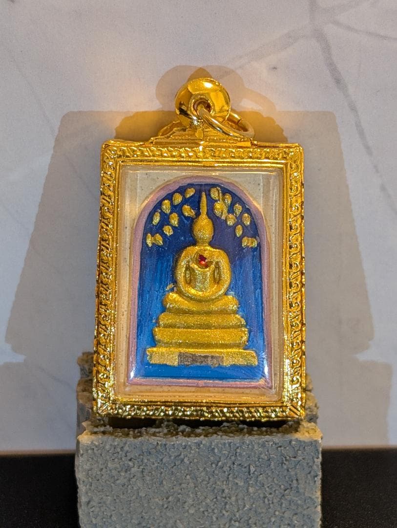 タイお守り　プラクルアン　ルアン・ポークン　ソムデット　2556年　(049)