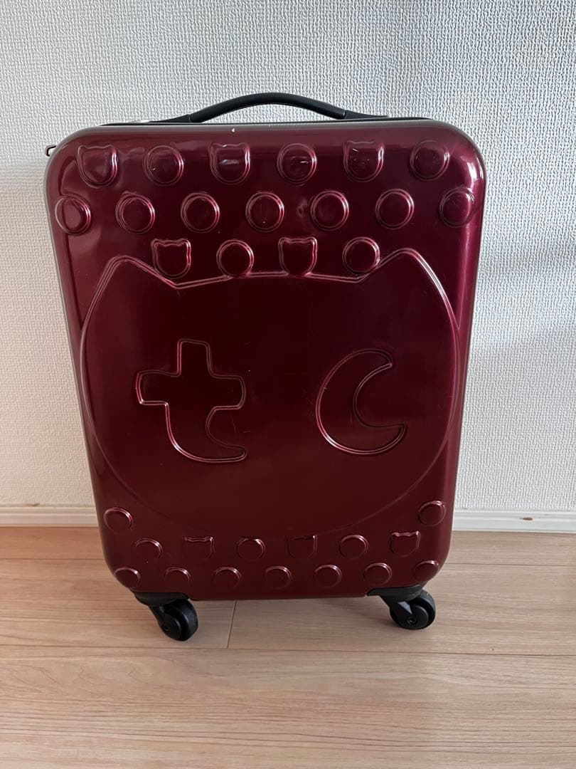 ツモリチサト　キャリーケース　猫エンボス　えんじ色