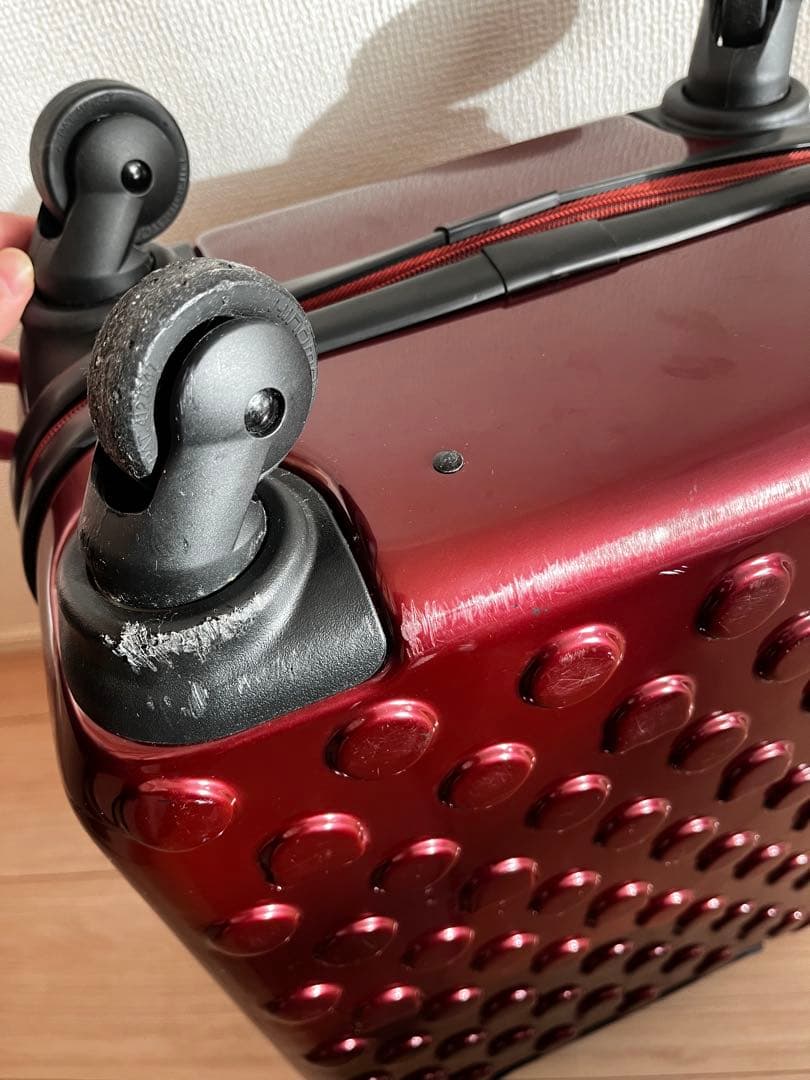 ツモリチサト　キャリーケース　猫エンボス　えんじ色