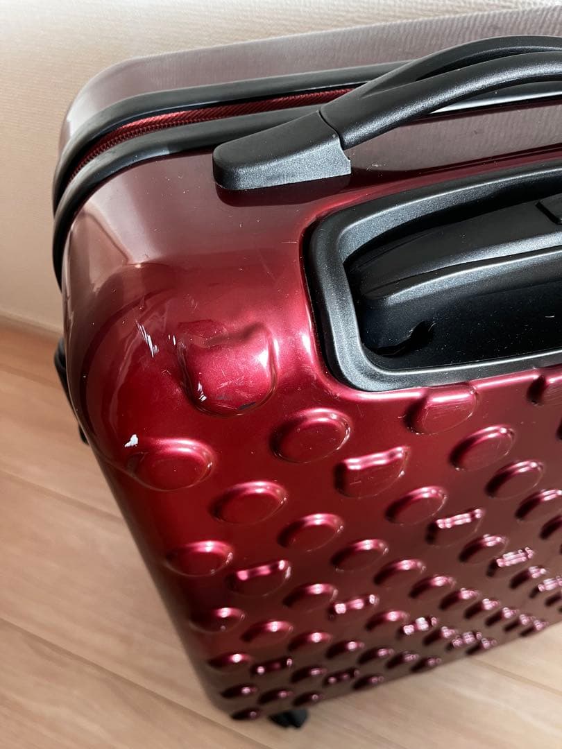 ツモリチサト　キャリーケース　猫エンボス　えんじ色