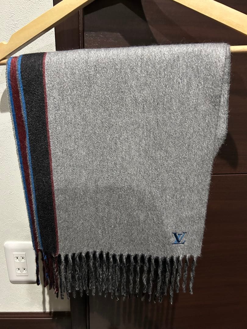 Louis Vuitton グレー ストライプ マフラー