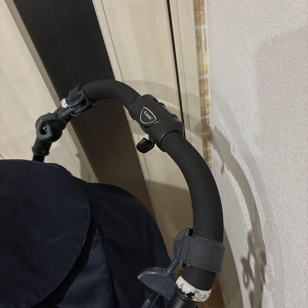 Combi ベビーカー　メチャカルハンディ　オート4キャス　コンパクト