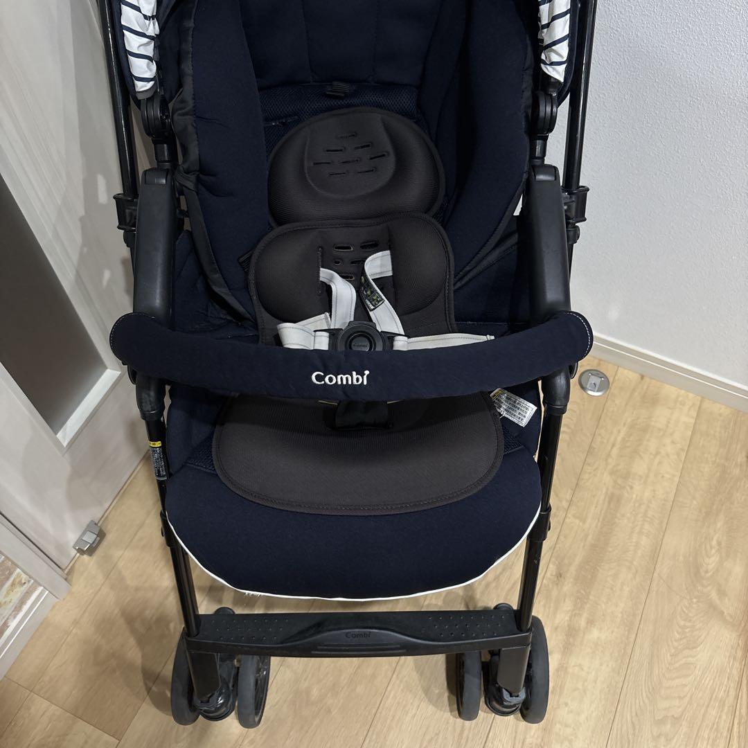 Combi ベビーカー　メチャカルハンディ　オート4キャス　コンパクト