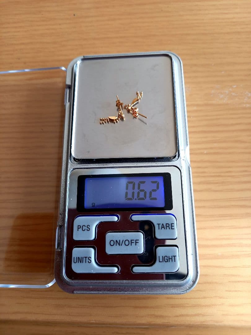 【本日限定値下げ】K18　ピアス　ボールピアス　人形　両耳