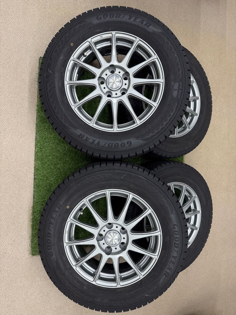 アルファード30 スタッドレスタイヤセット　215/65 R16 インセット38
