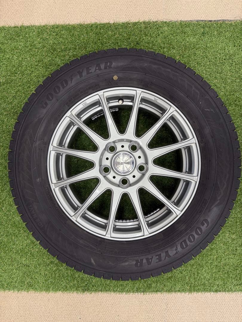 アルファード30 スタッドレスタイヤセット　215/65 R16 インセット38
