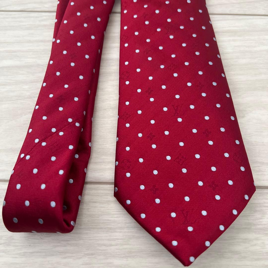 ルイ ヴィトン ネクタイ 隠しヴィトン柄入