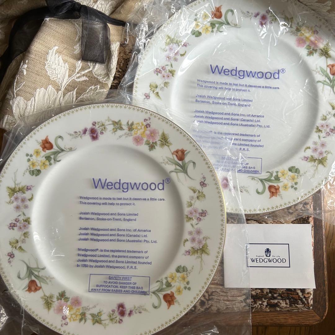 英国製  mirabelle 可憐なお花と金彩のプレート大