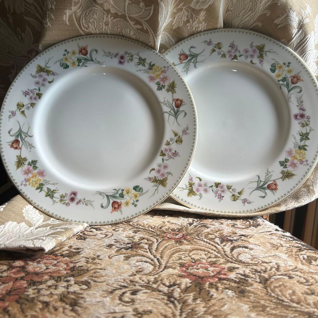 英国製  mirabelle 可憐なお花と金彩のプレート大