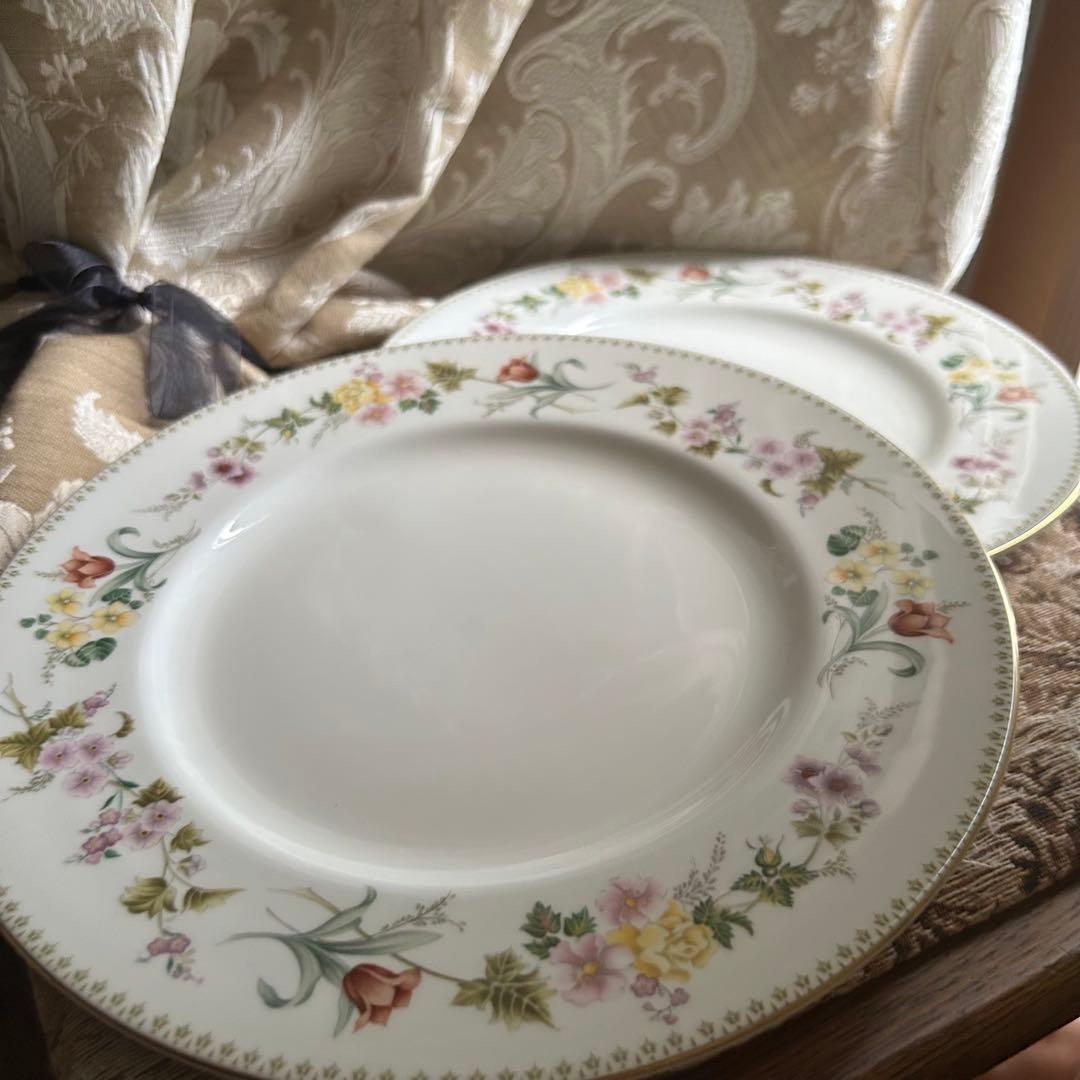 英国製  mirabelle 可憐なお花と金彩のプレート大