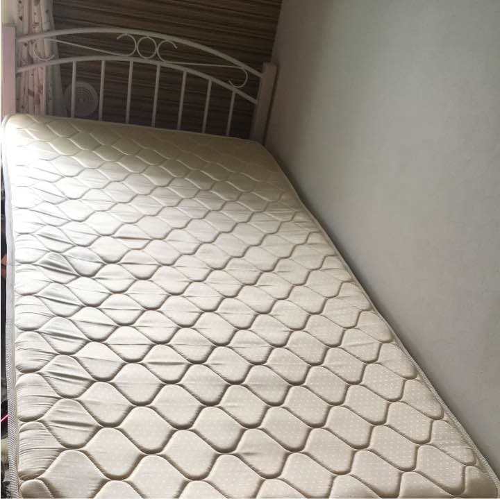 パイプベッド （マットレス付き）