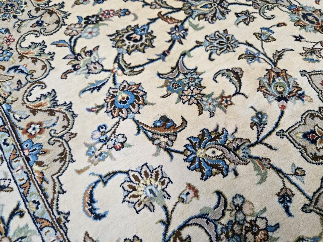 ペルシャ絨毯本物保証100%手織素材天然シルクfallah工房花柄157×106