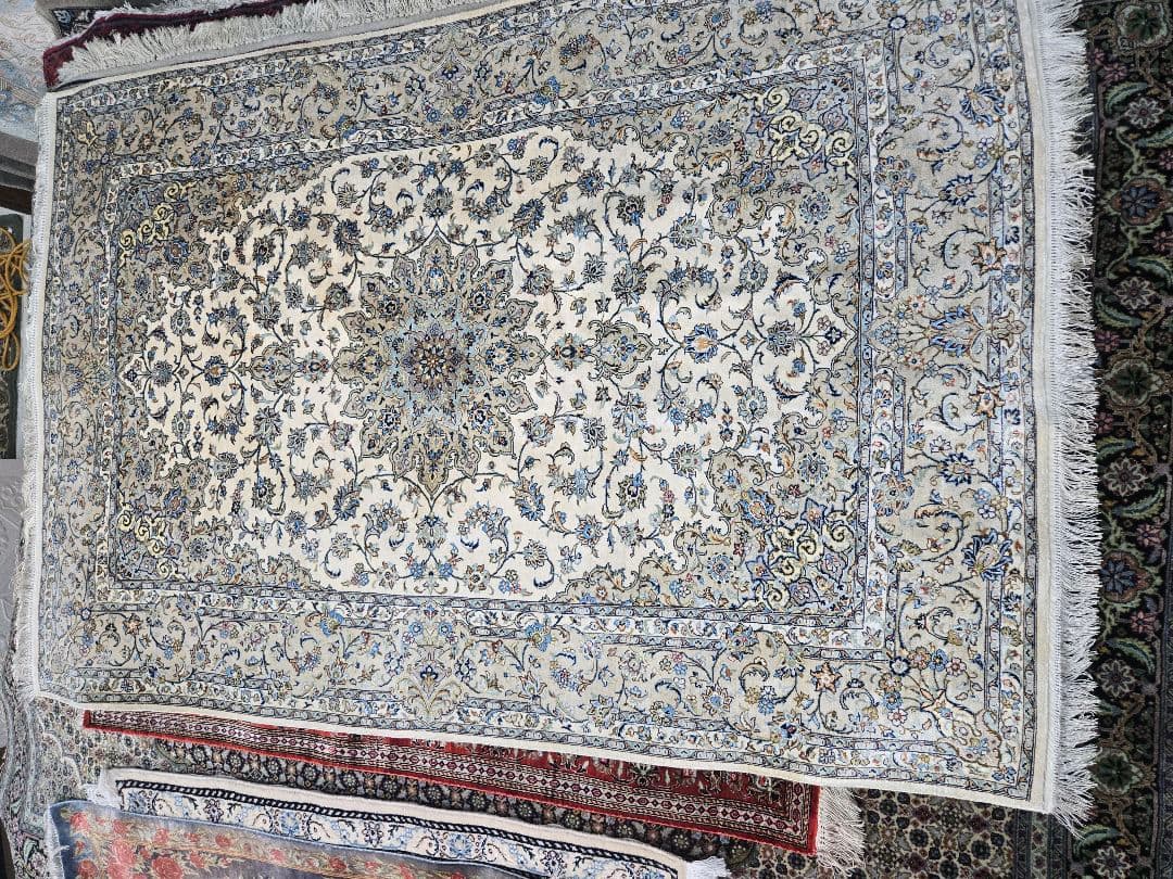 ペルシャ絨毯本物保証100%手織素材天然シルクfallah工房花柄157×106
