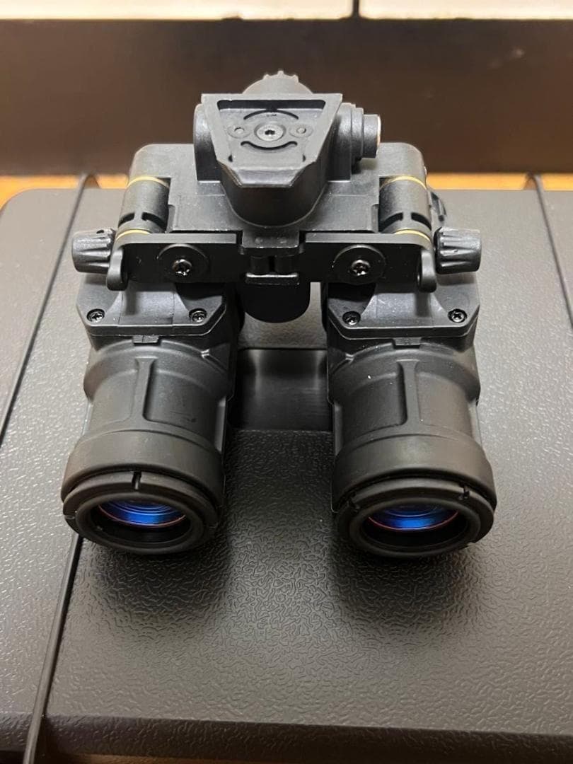 PVS31　デジタルナイトビジョン 実動(充電器、ケーブル付属なし)