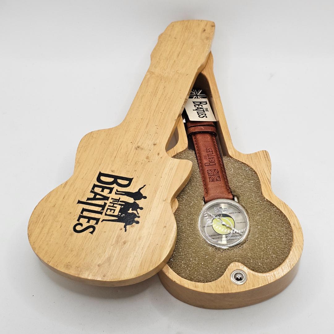 【希少】THE BEATLES アップル・コア 腕時計 ギター型ウッドケース付き