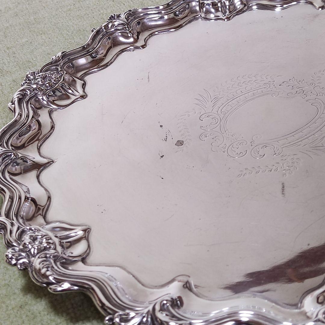 英国　シルバープレート　ギャラリートレイ　サルヴァ　3つ足　1904年