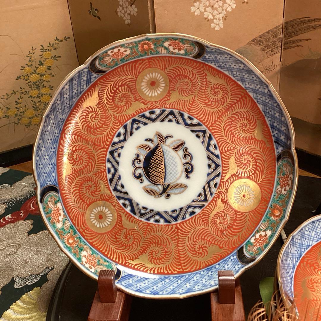 A919 古伊万里　金襴手　見込桃　赤絵　金花唐草　綾花型　7寸　５枚