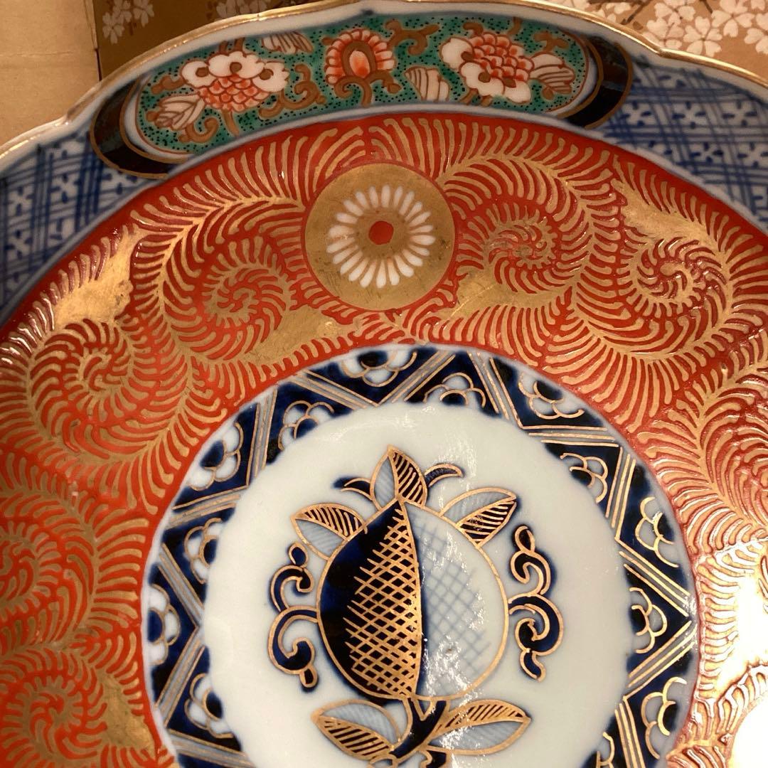 A919 古伊万里　金襴手　見込桃　赤絵　金花唐草　綾花型　7寸　５枚