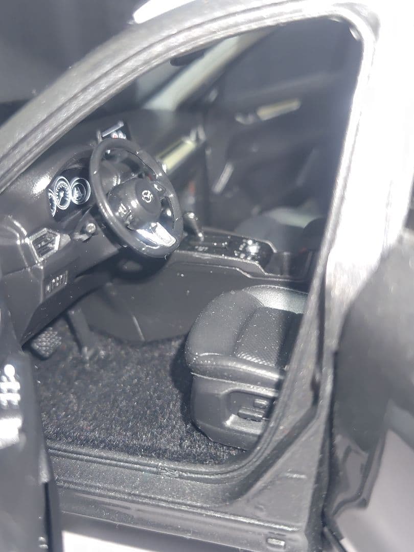 B*N様 MAZDA CX-5　モデルカー　1/18