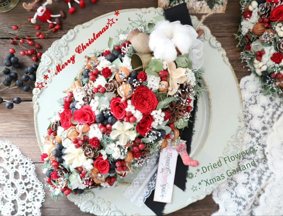 ドライフラワーꕤ︎︎赤いバラと木の実いっぱい Xmas縦長ガーランドꕤ壁飾り