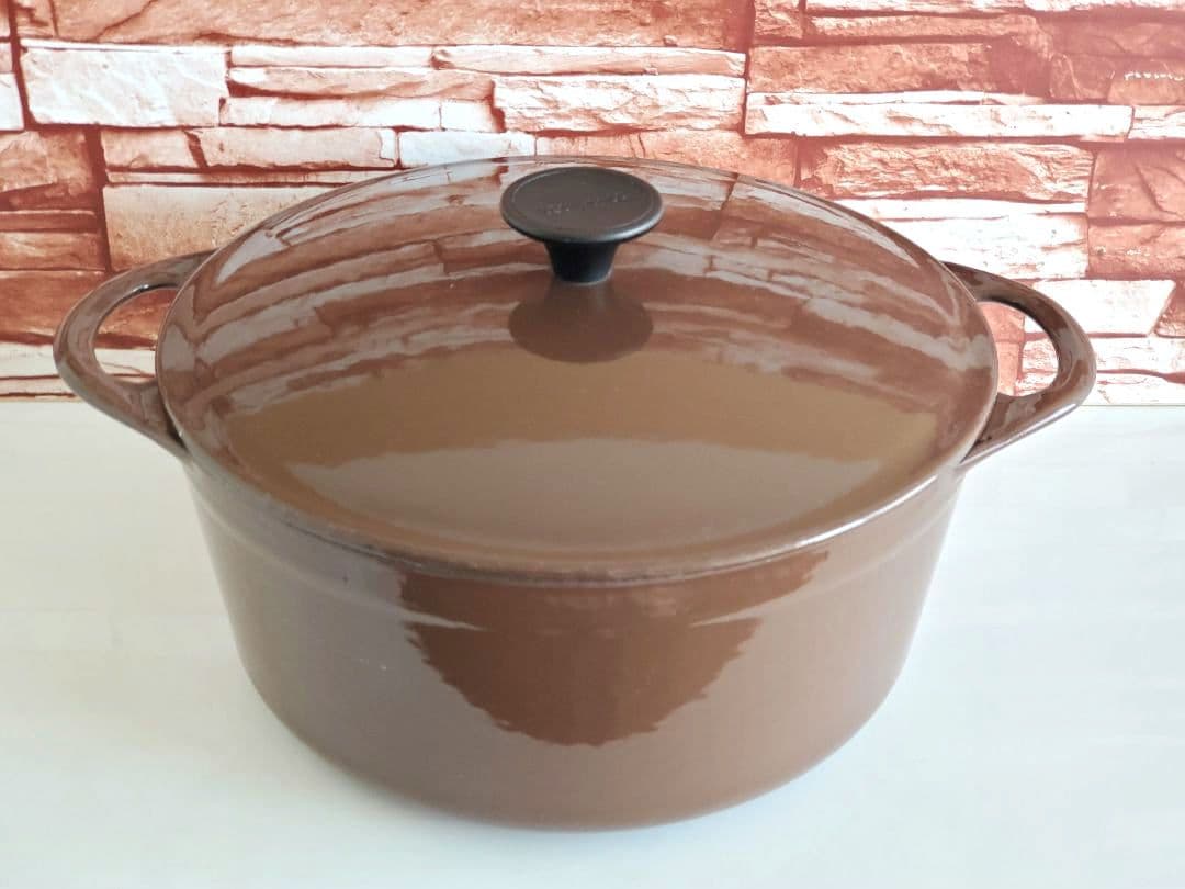 【希少品/幻セール】クーザンス　両手鍋　ダークブラウン　22cm
