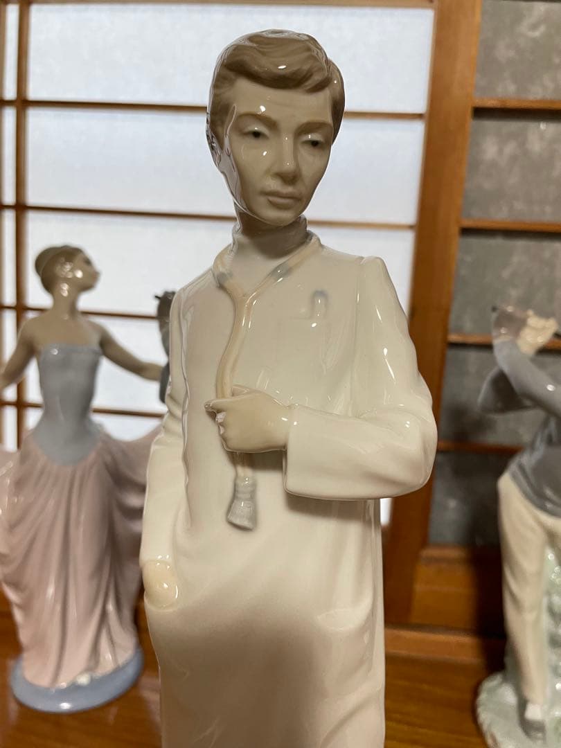 リヤドロの姉妹NAO スペイン製優秀なドクター 医者約30cm 贈り物最適