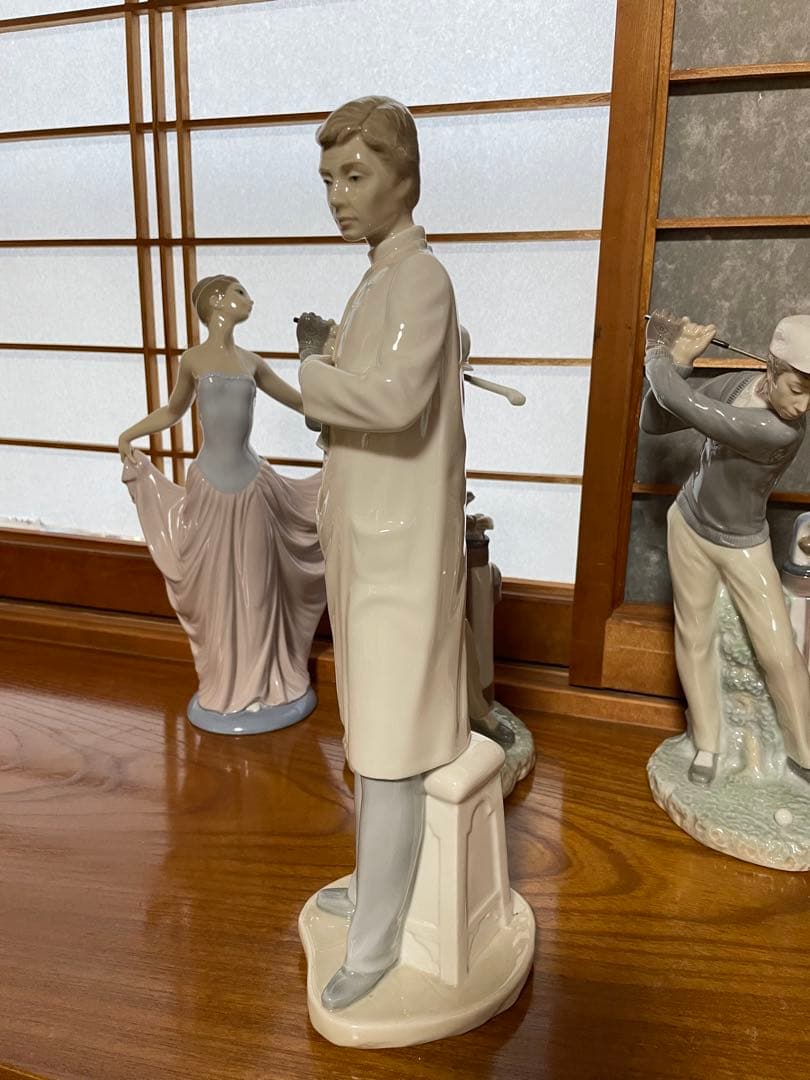 リヤドロの姉妹NAO スペイン製優秀なドクター 医者約30cm 贈り物最適