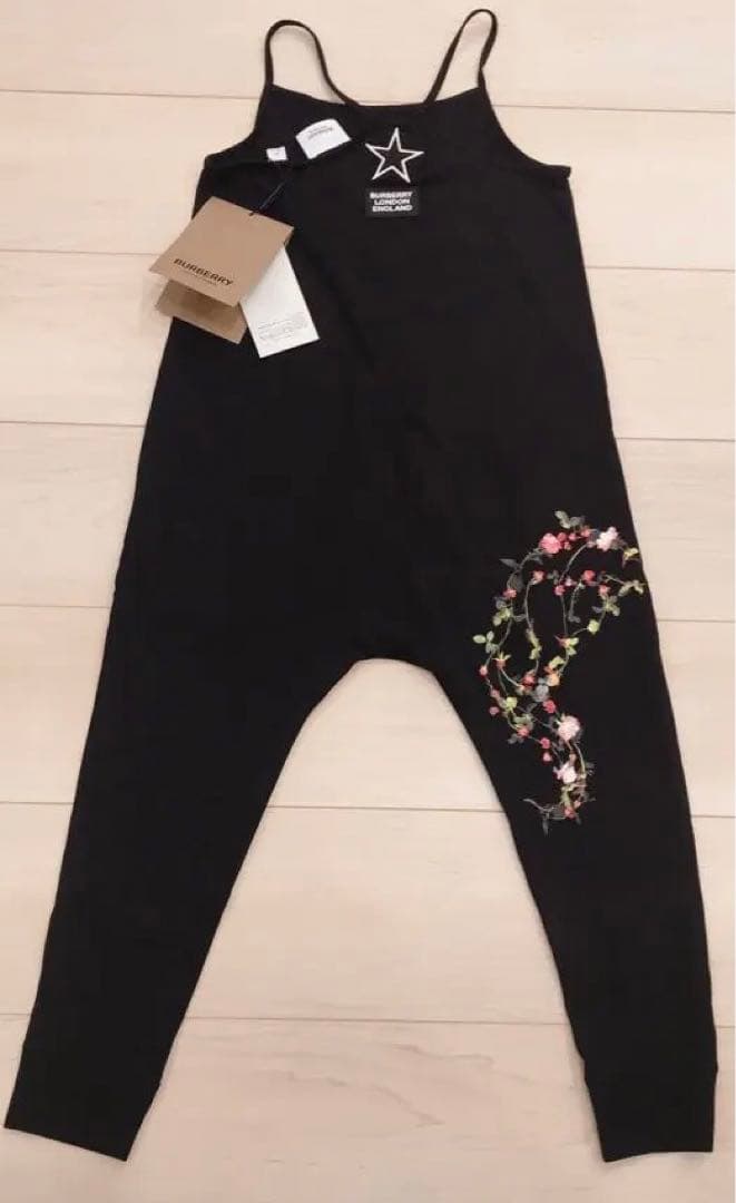 新品　タグ付きBurberry キッズ　オールインワン　ポニー　6Y つなぎ