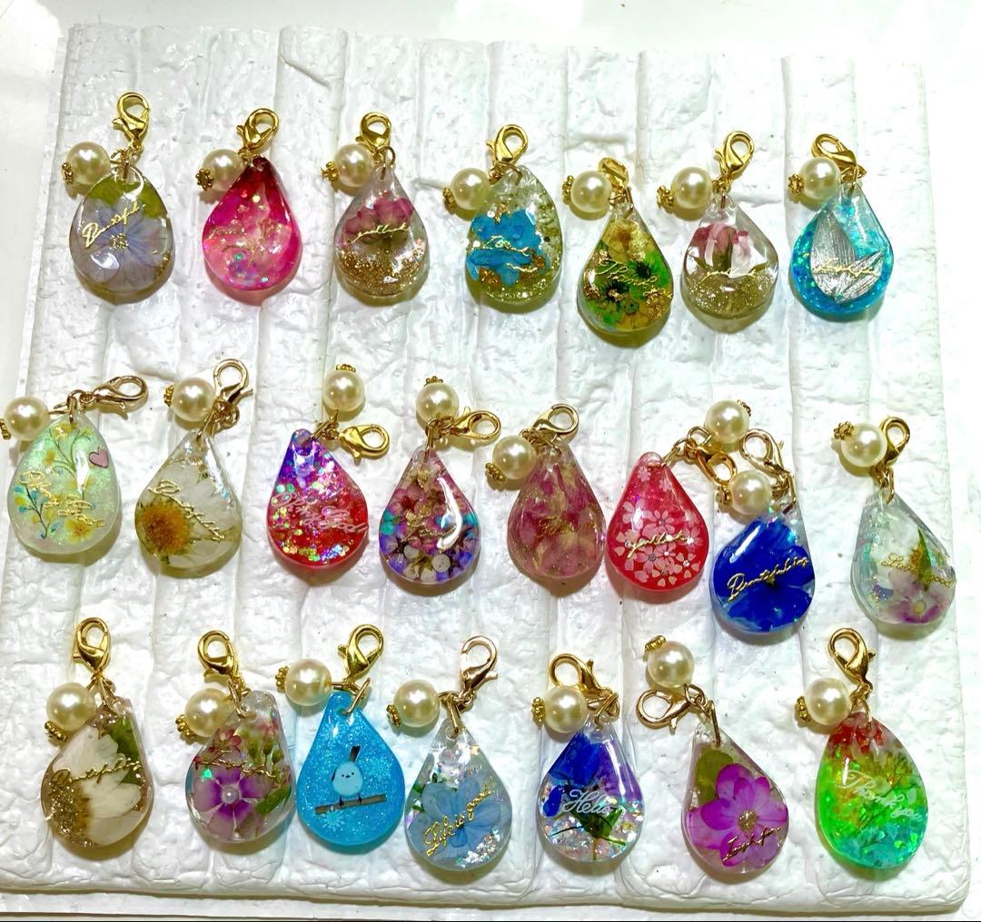 お花のクマちゃんキーホルダー＆雫チャーム♪