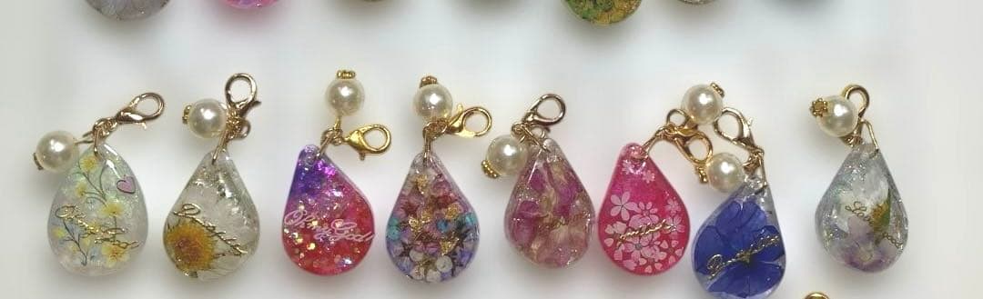 お花のクマちゃんキーホルダー＆雫チャーム♪