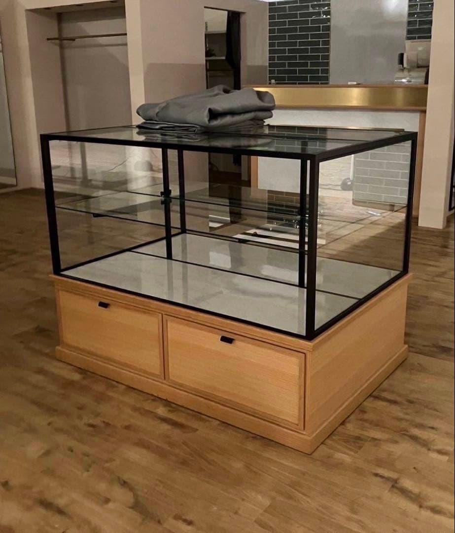 【引き取り/もしくは配達】オシャレ木目引き出し　店舗什器　棚　ディスプレイ