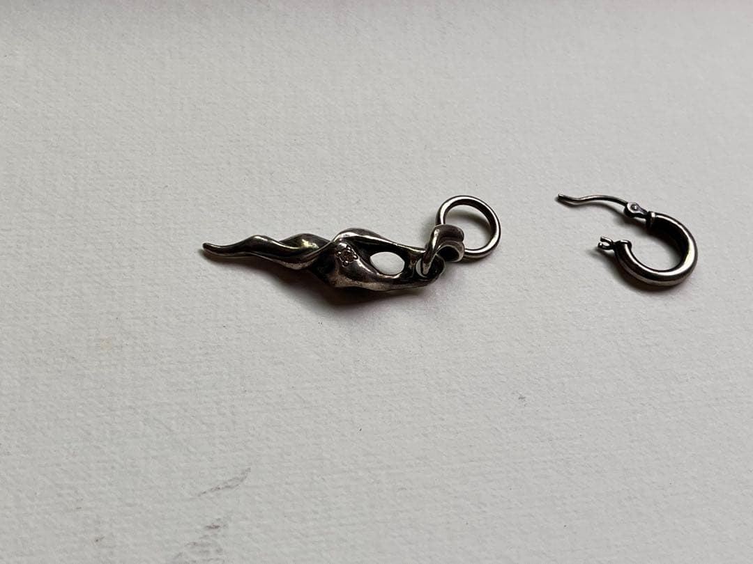 GACKT シルバーアクセ　ピアス　ダイヤ　DARTS