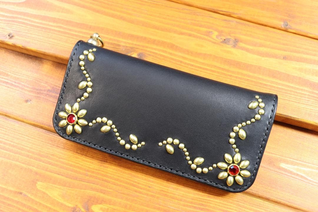 ☆フラワー　スタッズロングウォレット　☆
