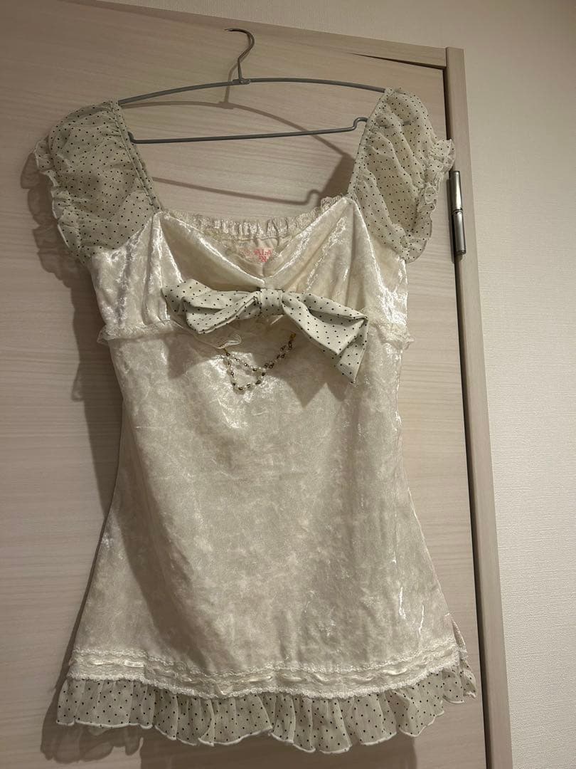 TRALALAトゥララ アイボリー ドット柄リボン付きフリル袖トップス