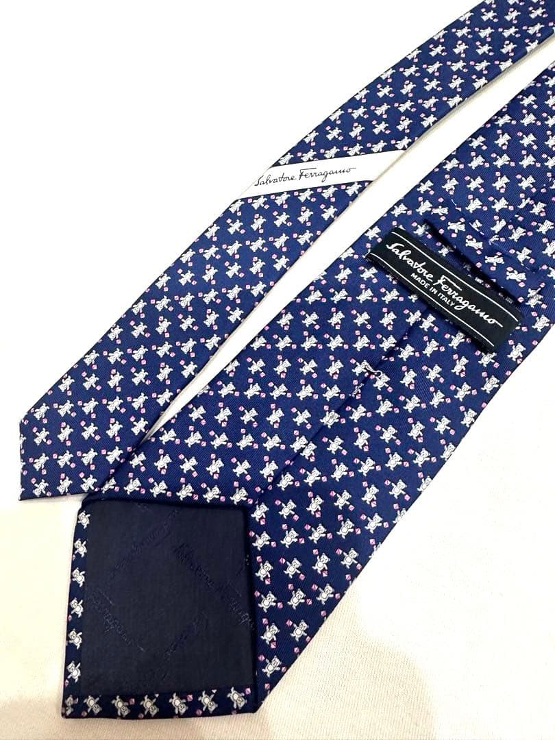 新品　未使用　美品　フェラガモ ネクタイ 2本セット
